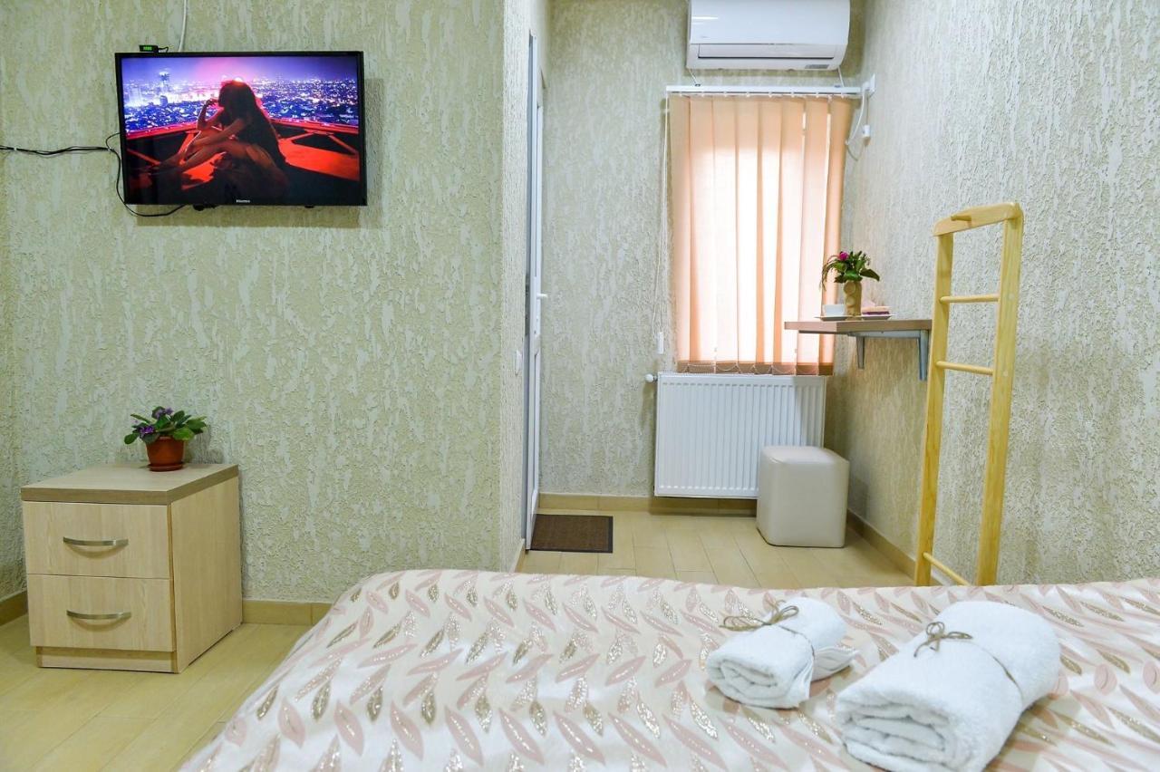 Отель Гранат Кутаиси Экстерьер фото